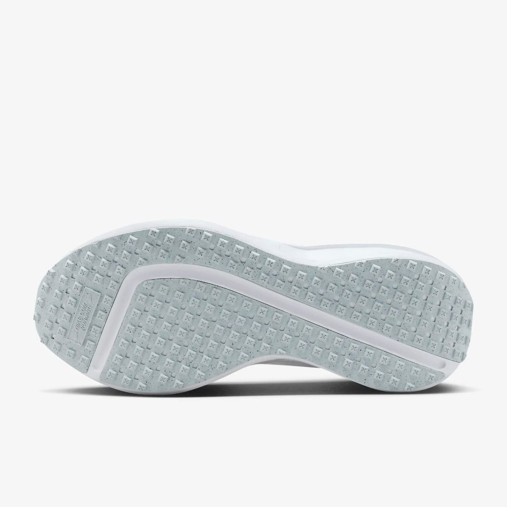 Nike Interact Run Running Shoes - Size 7 White - image 2